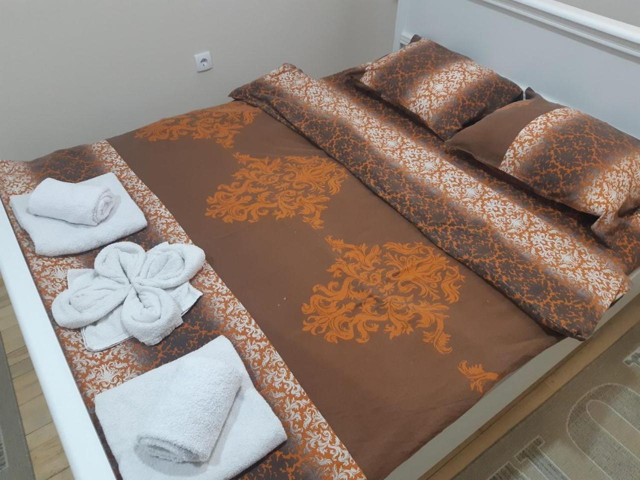 Golden House Apartments Чачак Екстер'єр фото