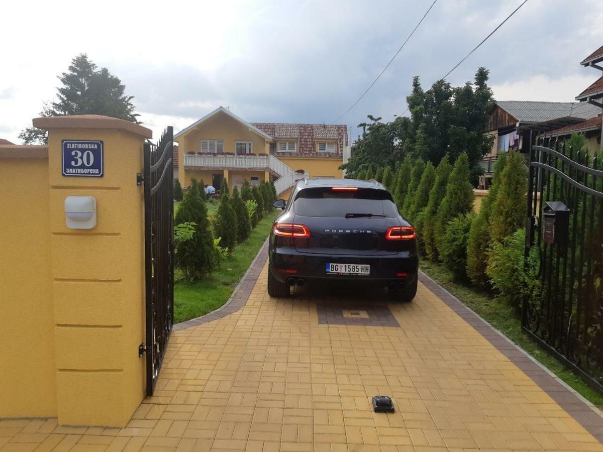 Golden House Apartments Чачак Екстер'єр фото
